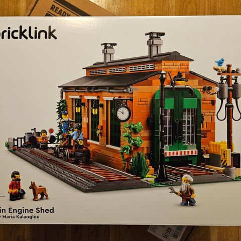 (Uåpnet) LEGO Bricklink - 910033 Old Train Engine Shed (2024)