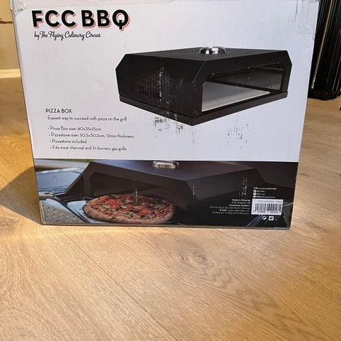 FCC BBQ Pizza box 40x35x15cm - Ubrukt