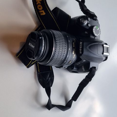 Nikon D3000