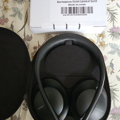 BOSE NC 700 + uåpna ear cushion set