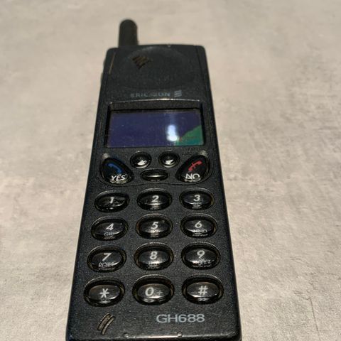 Ericsson GH688 - eldre mobiltelefon