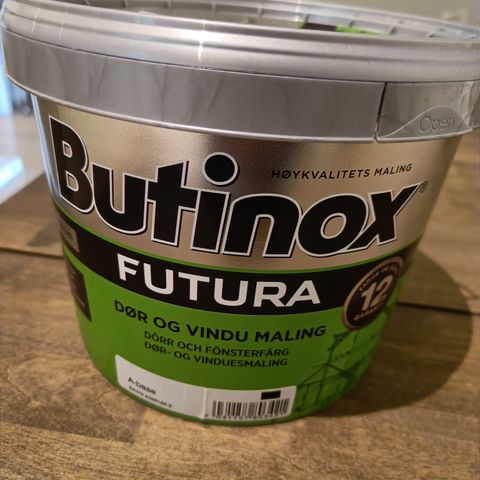 Bomulls-farget Butinox Futura dør og vindusmaling