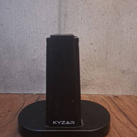 Nyhet! Pent brukt KYZAR ladestasjon for Nintendo switch Joy-Con kontrollere