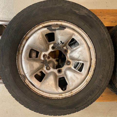 Toyota Hi-Ace vinterdekk på stålfelger, 195/70R15