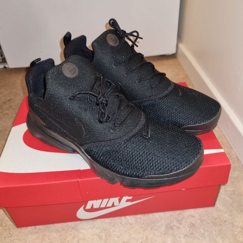 Nike Air Presto Fly