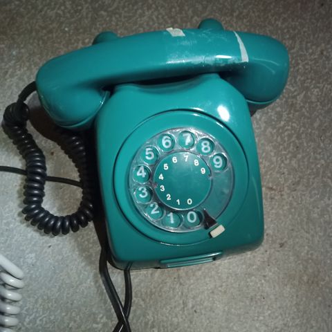 Retro telefoner, Trybo 50 talls skrivemaskin