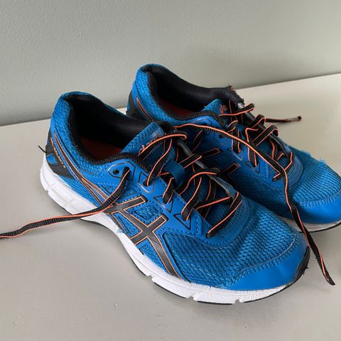 Asics joggesko str 34.5