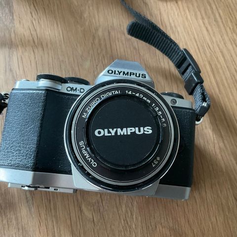 Olympus OM-D E-M10