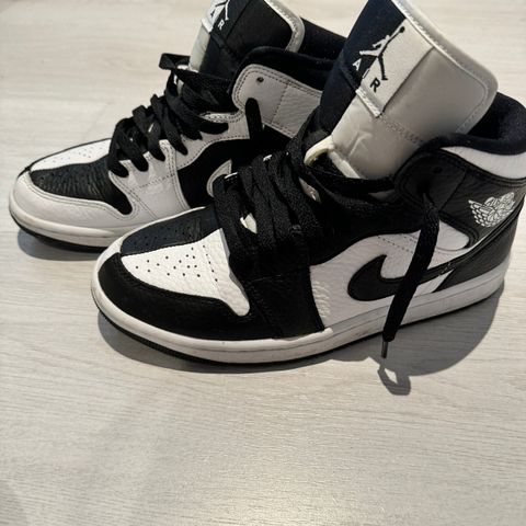 Jordan Air 1 Mid SE EDGE Black & white str 38