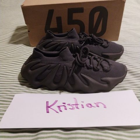 Yeezy 450 Utility Black str 44