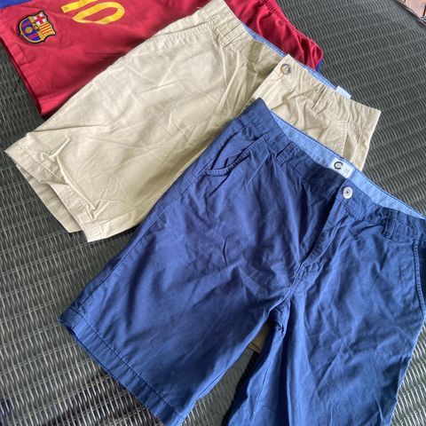 3 Shortser gutt str 12-14 år selges samlet kun kr 99,-