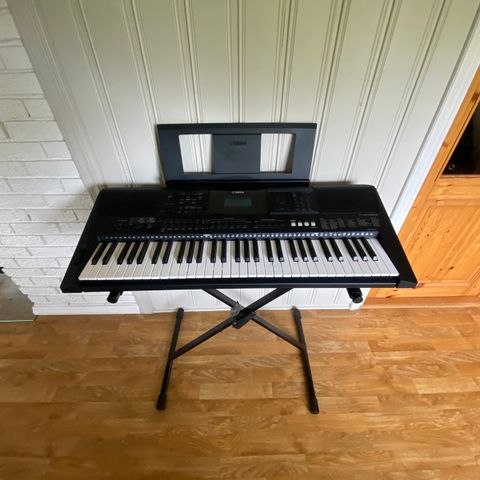 Yamaha PSR-E453