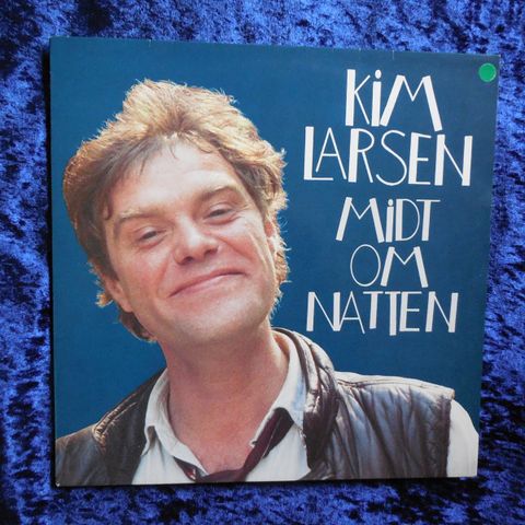 KIM LARSEN - MIDT OM NATTEN - STOR HIT I NORGE - PAPIRSKLIP - JOHNNYROCK