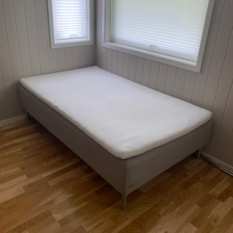 IKEA-seng selges billig (120 seng)