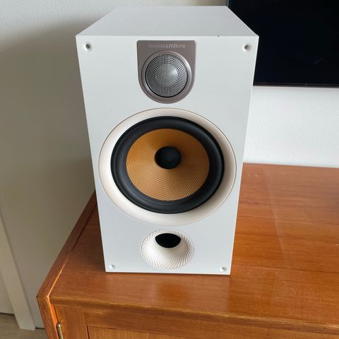 Bowers & Wilkins 685 s2  (hvit)