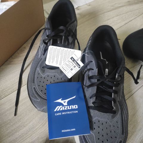 MIZUNO SKO