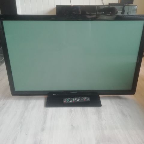 TV Panasonic X50 Plasma 42 tommer og 2 x HDMI/USB