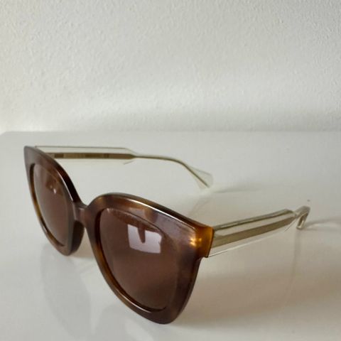 Gucci solbriller (GG 0564SN 002).