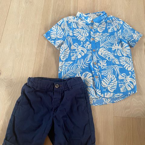 Shorts og skjorte str. 110