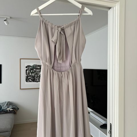 Nydelig kjole fra Zetterberg str 34
