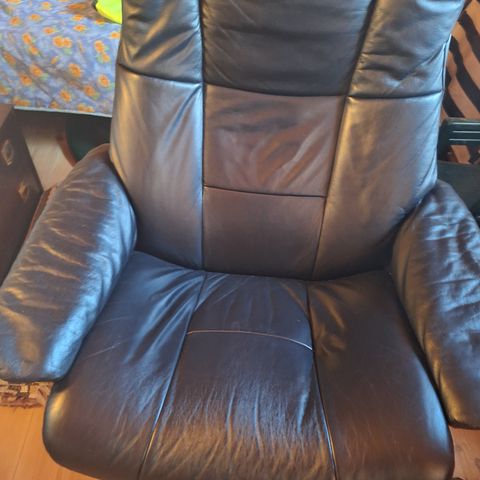 Svart Ekornes stressless i skinn