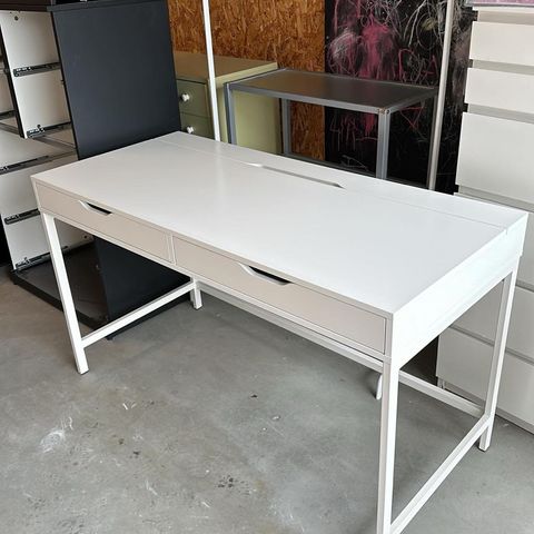 Ikea skrivebord