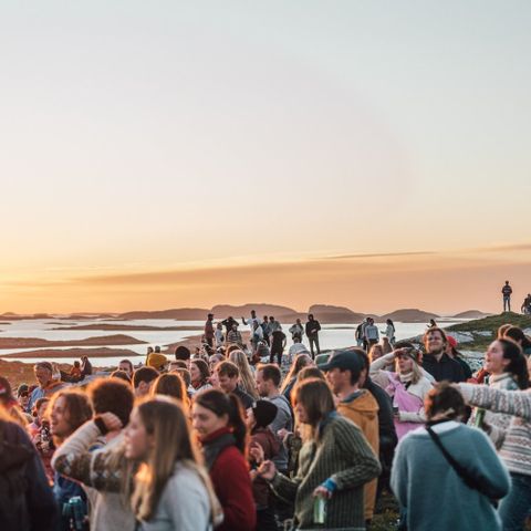 To Early Bird festivalpass til Træna inkl. campplass til to personer