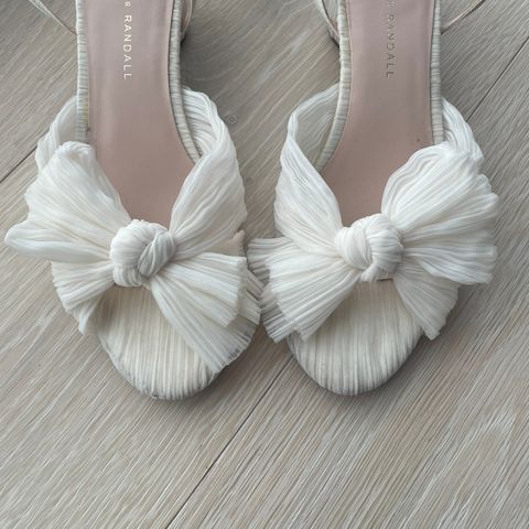 Loeffler Randall Dahlia pearl