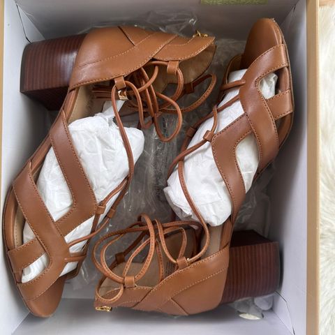 Michael Kors lace-up sandaler (merket 37,  men passer 38)