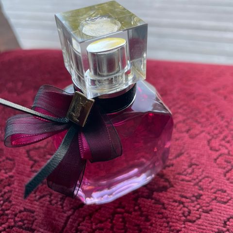 YSL MON PARIS Intensement 30 ml nypris 950kr, selg for 500kr