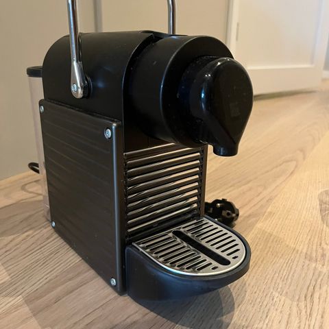 Nespresso Pixie C60