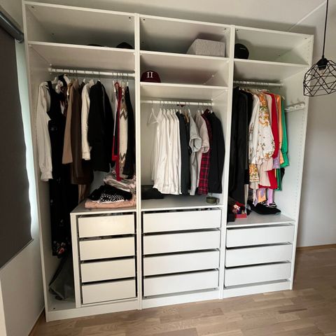 PAX-garderobe selges billig!