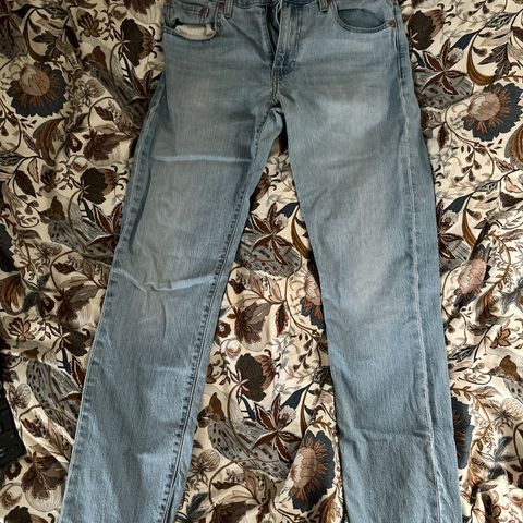 Levis 512