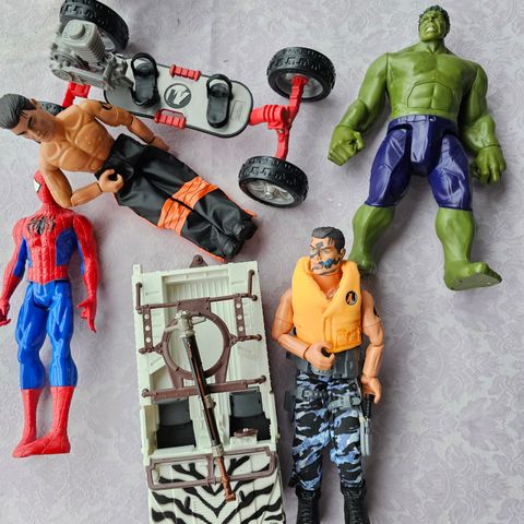 Hulk, spiderman, hero figurer