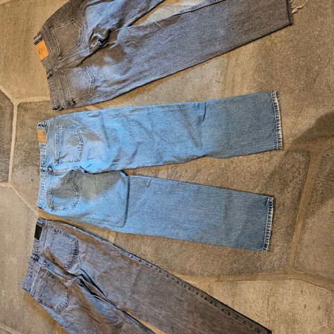 3 x jeans Gina Tricot/Only selges samlet 250,-