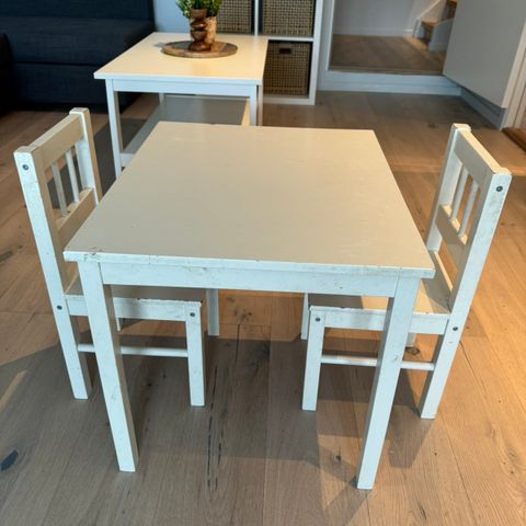 IKEA Barnestoler og bord - Første person til mølla! 🥳