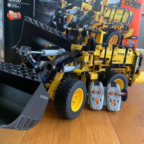 Lego technic 42030 Volvo hjulaster/dumper