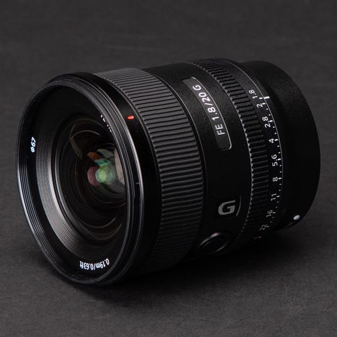 Sony 20mm F1.8 Selges som ny!