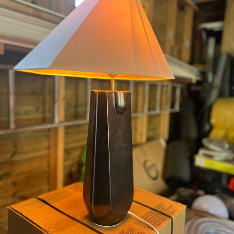 Modernistisk Bordlampe