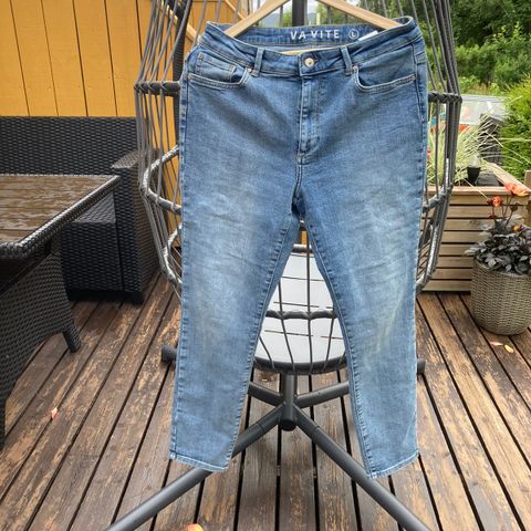 VA VITE Sophia cropped stretch jeans fra Match