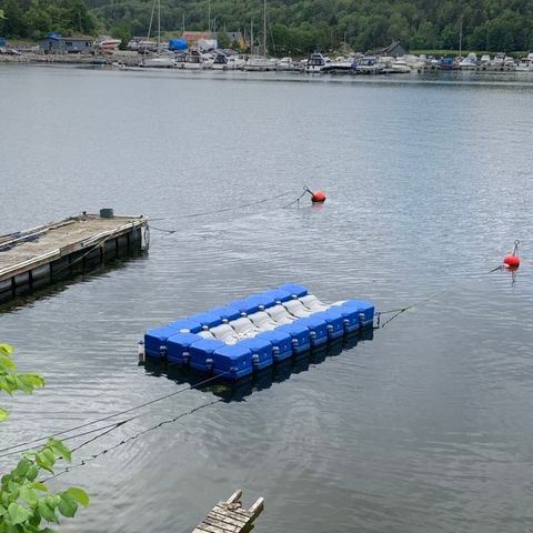 Stor flytedock til båt/vannscooter