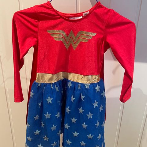 Superhelt kostyme - Wonder Woman med kappe