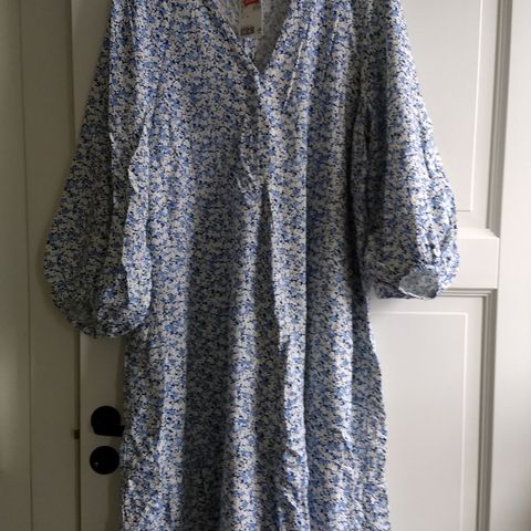 H&M blå/hvit kjole i bomull. Stor XL ( 2-3 xl)