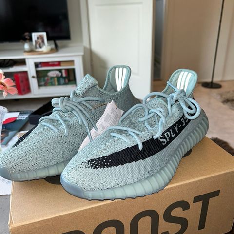 Yeezy 350 v2 Salt - str 44 (Nye med lapp)