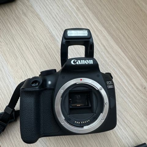 Canon EOS 1300D  DSRL med utstyr