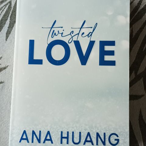 Twisted Love av Ana Huang