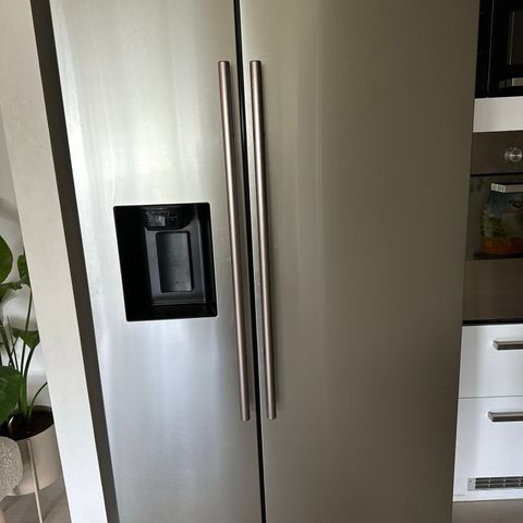 Samsung side-by-side kjøleskap