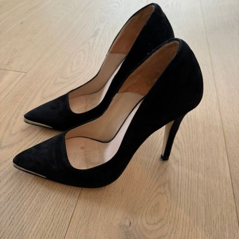 Ganni pumps