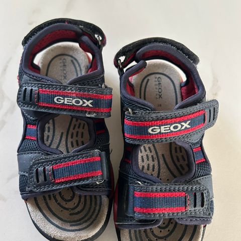 Pent brukte sandaler GEOX