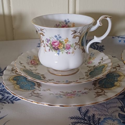 Royal Albert  bone china England kaffe service